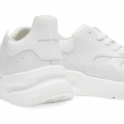 Alexander McQueen Oversized Runner -Luxury Sneakers Shop 03 12 2020 GH 575425WHRU3 9065 4 1