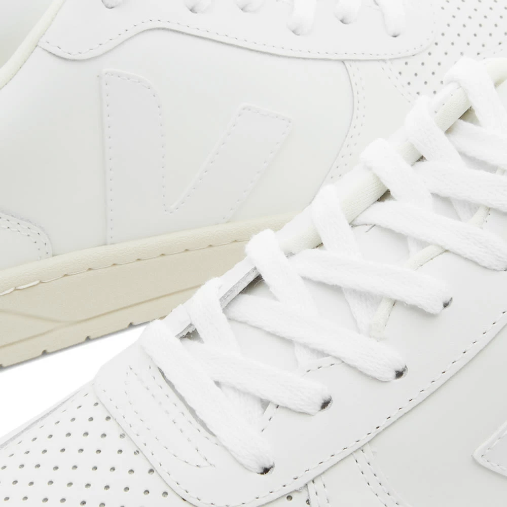 Veja V-10 Vegan Basketball Sneaker 4 Veja V-10 Vegan Basketball Sneaker - Image 4