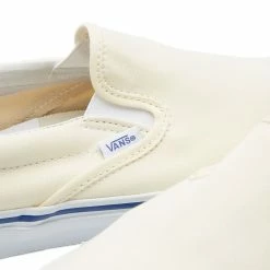 Vans Vault UA OG Classic Slip-On LX -Luxury Sneakers Shop 13 02 2023 JW VN0A45JK0RD1 4 1