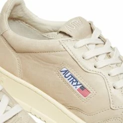 Autry 01 Goat Leather Sneaker 8 Autry 01 Goat Leather Sneaker -Luxury Sneakers Shop 14 11 22 JF AULMGG29 4 1