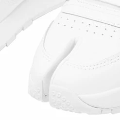 Maison Margiela X Reebok Classic Leather Gladiator Sneaker 9 Maison Margiela X Reebok Classic Leather Gladiator Sneaker -Luxury Sneakers Shop 17 06 2021 JA S37WS0569 P4241 T1003 4 1