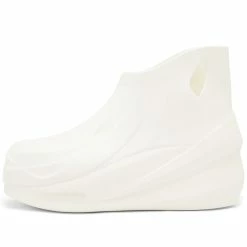 Front Page -Luxury Sneakers Shop 20 12 2022 AO AAUBO0071OT01 WTH0005 2 1