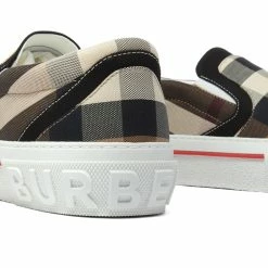Burberry Curt Slip On Sneaker -Luxury Sneakers Shop 22 07 2022 AJ 8056762 136634 A8894 4 1