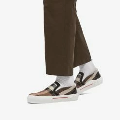 Burberry Curt Slip On Sneaker -Luxury Sneakers Shop 22 07 2022 AJ 8056762 136634 A8894 m9 1