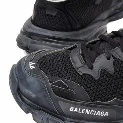 Balenciaga Track 3 Sneaker -Luxury Sneakers Shop 26 09 2022 aj 700875 w3rf1 1090 4