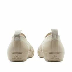 Moonstar All-Weather Slip-On 7 Moonstar All-Weather Slip-On -Luxury Sneakers Shop 26 10 2022 BLR 54322588 3 1