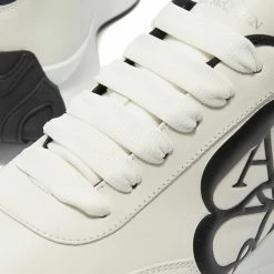Alexander McQueen Seal Logo Vintage Runner -Luxury Sneakers Shop 28 03 2022 AJ 691342WIB6E9061 4 1