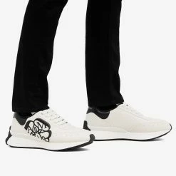 Alexander McQueen Seal Logo Vintage Runner -Luxury Sneakers Shop 28 03 2022 AJ 691342WIB6E9061 m9 1