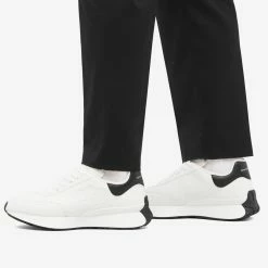 Alexander McQueen Seal Logo Vintage Runner -Luxury Sneakers Shop 28 03 2022 aj 688548wib6c9061 m6