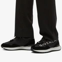 Givenchy Giv Runner Light Sneaker -Luxury Sneakers Shop 28 07 2022 NS BH006ZH1AL 001 m9 1